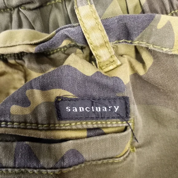 Sanctuary Standard Surplus Camo Utility Shorts Size 29 Green Military - Picture 6 of 16